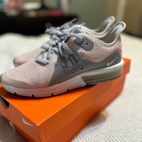 Nike Sneakers - Picture 1 of 3